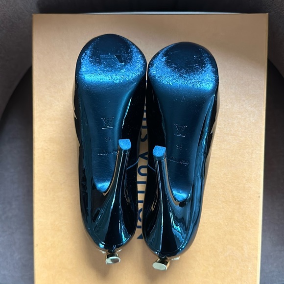 Louis Vuitton Oh Really! Patent Black Pumps - EU38 - Picture 13 of 14